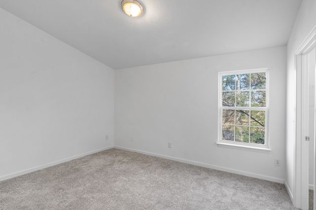 4016 George Buchanan Dr, La Vergne, TN 37086