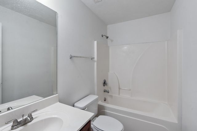 4016 George Buchanan Dr, La Vergne, TN 37086