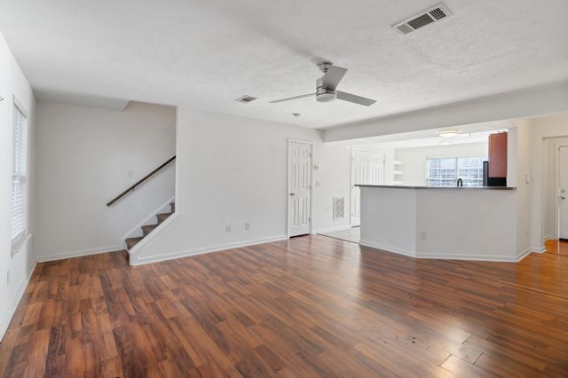 4016 George Buchanan Dr, La Vergne, TN 37086