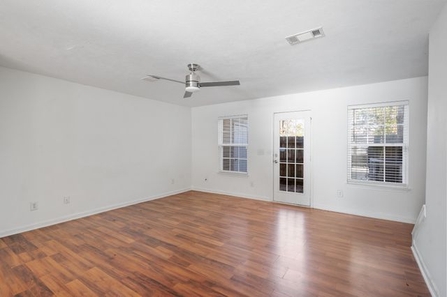 4016 George Buchanan Dr, La Vergne, TN 37086