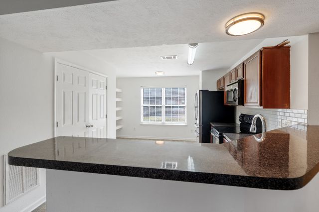 4016 George Buchanan Dr, La Vergne, TN 37086