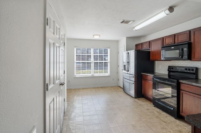 4016 George Buchanan Dr, La Vergne, TN 37086