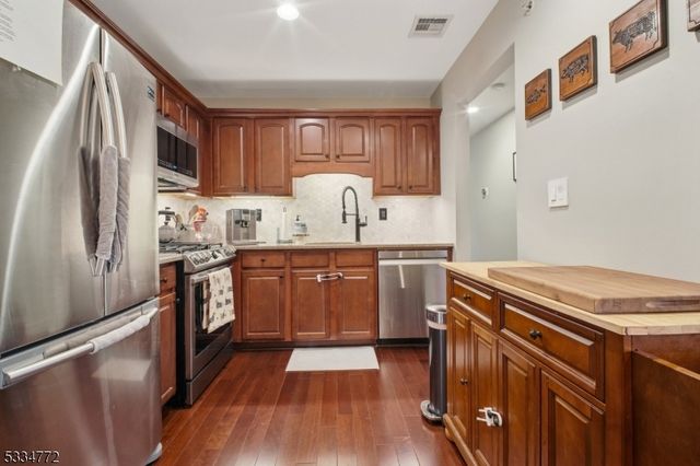 8 Cellar Ave 8, Clark Twp., NJ 07066