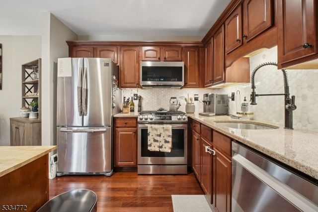 8 Cellar Ave 8, Clark Twp., NJ 07066
