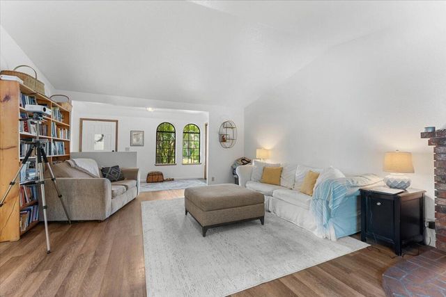 711 Teakwood Drive, Redding, CA 96003