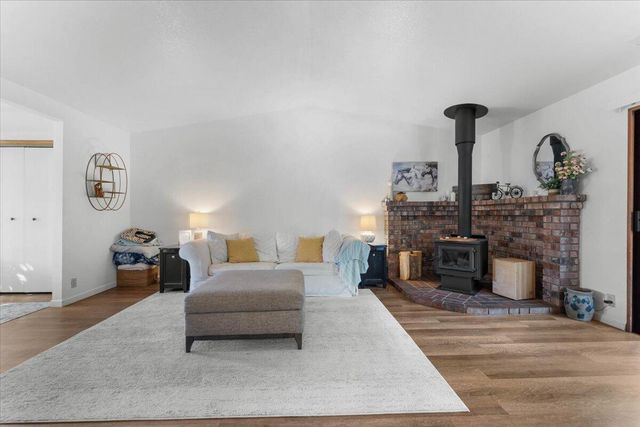 711 Teakwood Drive, Redding, CA 96003