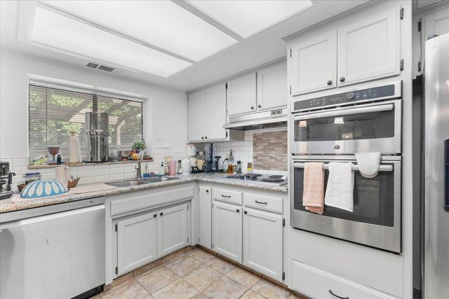711 Teakwood Drive, Redding, CA 96003