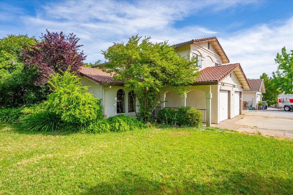 711 Teakwood Drive, Redding, CA 96003