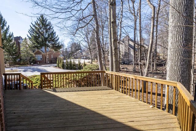 630 Park CIRCLE, Elm Grove, WI 53122