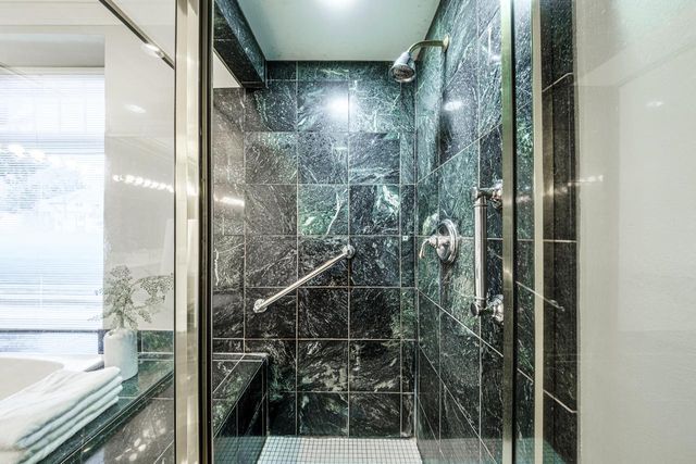 630 Park CIRCLE, Elm Grove, WI 53122