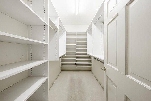 630 Park CIRCLE, Elm Grove, WI 53122