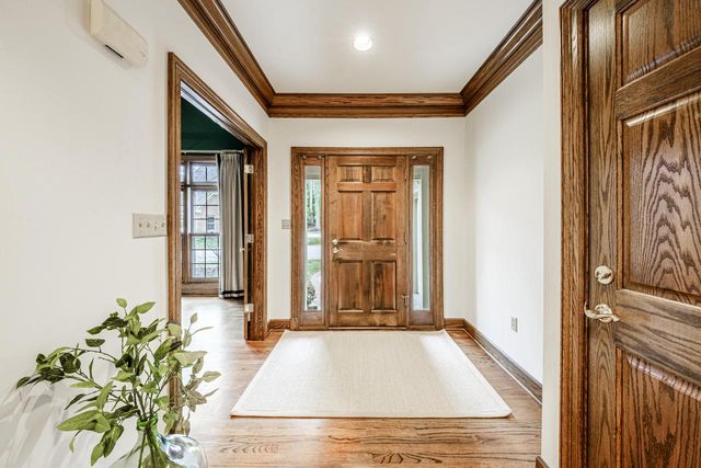 630 Park CIRCLE, Elm Grove, WI 53122