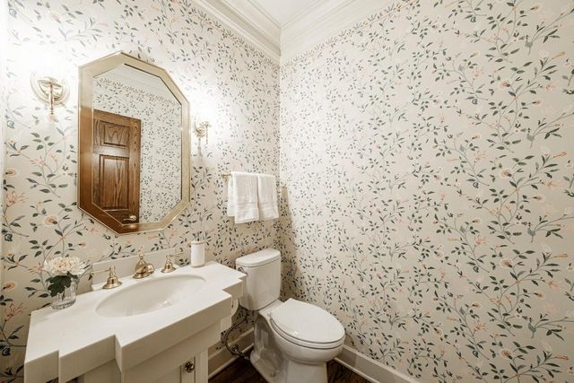 630 Park CIRCLE, Elm Grove, WI 53122