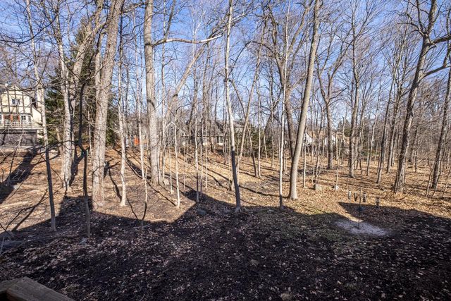 630 Park CIRCLE, Elm Grove, WI 53122