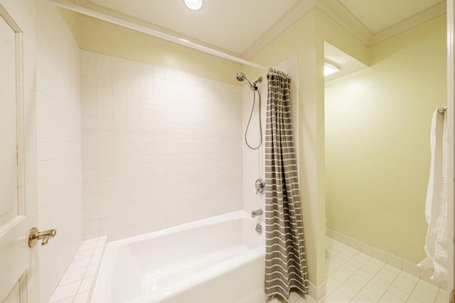 630 Park CIRCLE, Elm Grove, WI 53122