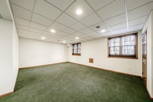 630 Park CIRCLE, Elm Grove, WI 53122