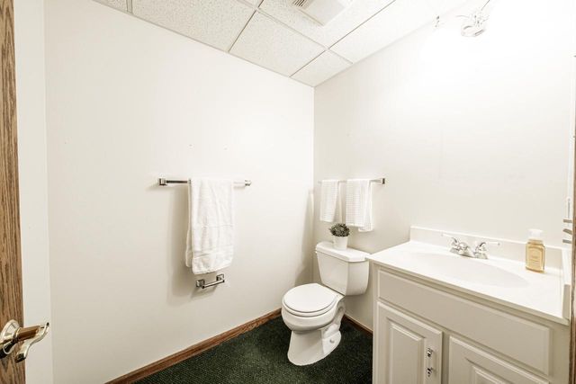 630 Park CIRCLE, Elm Grove, WI 53122