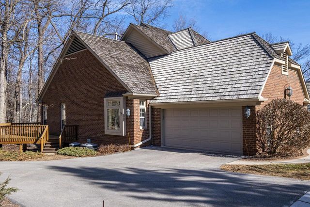 630 Park CIRCLE, Elm Grove, WI 53122