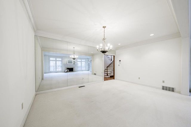 630 Park CIRCLE, Elm Grove, WI 53122