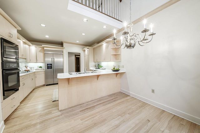 630 Park CIRCLE, Elm Grove, WI 53122