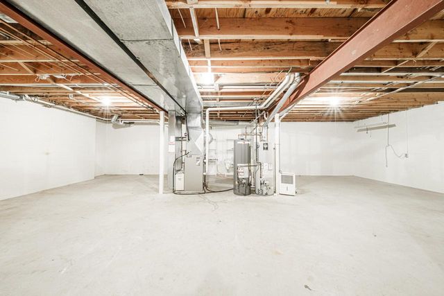 630 Park CIRCLE, Elm Grove, WI 53122