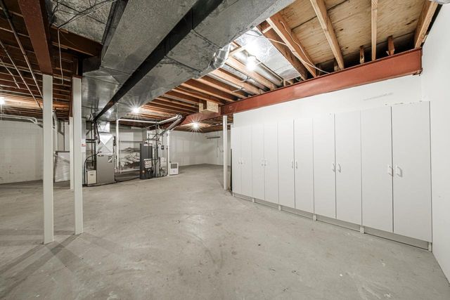 630 Park CIRCLE, Elm Grove, WI 53122