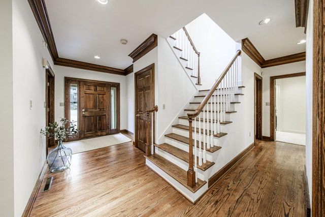 630 Park CIRCLE, Elm Grove, WI 53122