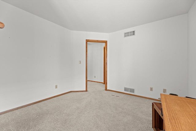 308 King William COURT, Waukesha, WI 53186