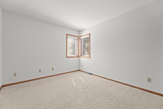 308 King William COURT, Waukesha, WI 53186