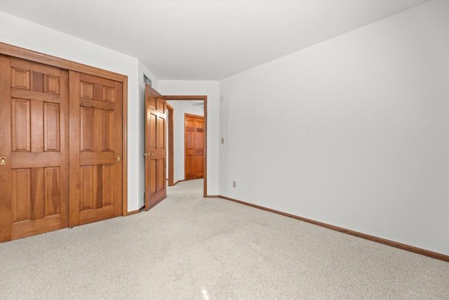 308 King William COURT, Waukesha, WI 53186