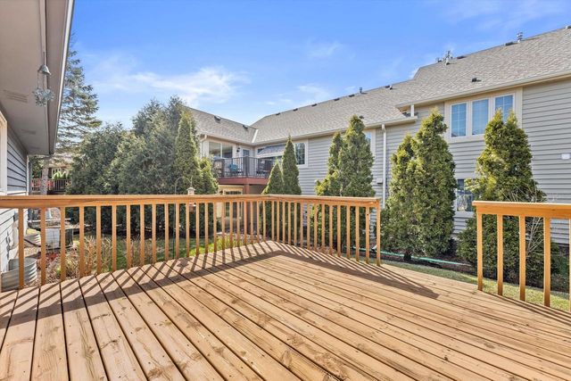 308 King William COURT, Waukesha, WI 53186