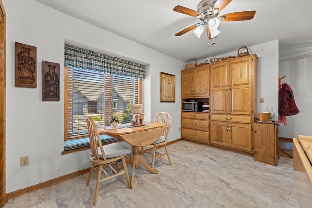 308 King William COURT, Waukesha, WI 53186