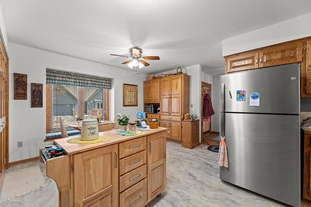 308 King William COURT, Waukesha, WI 53186