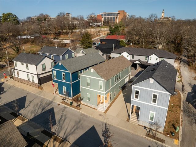 146 E South Street, Fayetteville, AR 72701