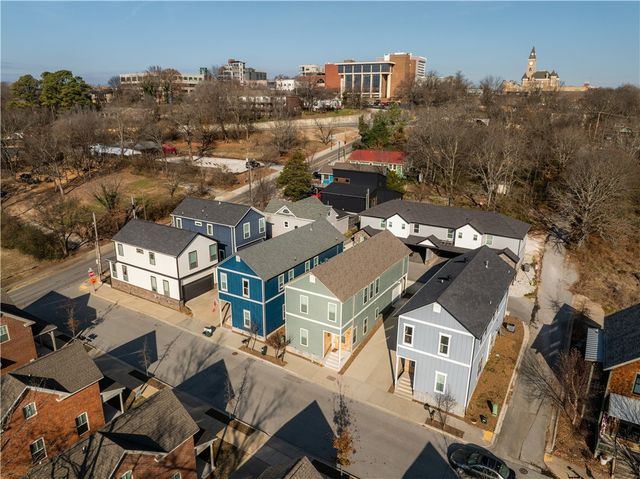 146 E South Street, Fayetteville, AR 72701