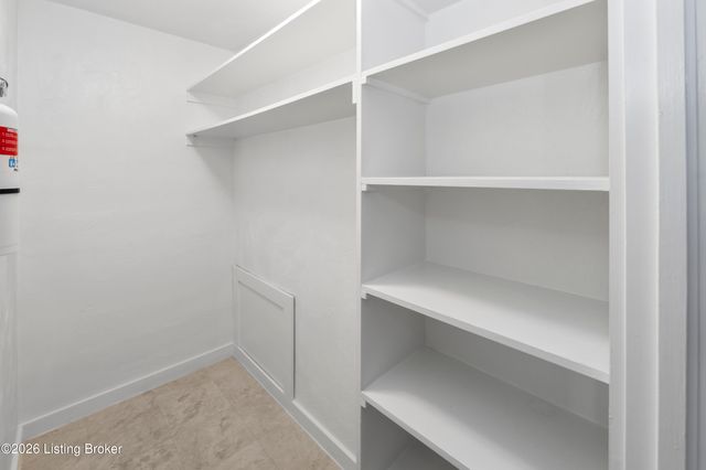 1040 Cherokee Rd APT F6, Louisville, KY 40204