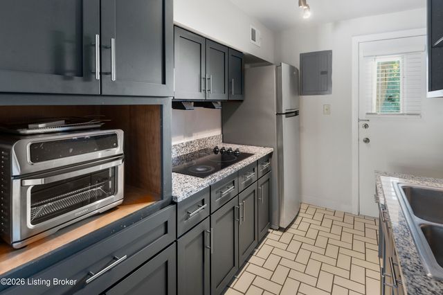 1040 Cherokee Rd APT F6, Louisville, KY 40204