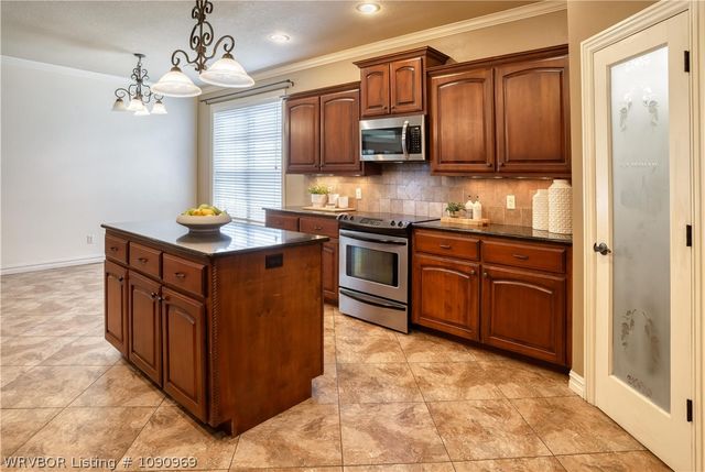 2811 S 87th Drive, Fort Smith, AR 72903