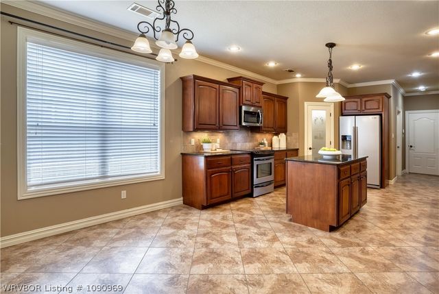 2811 S 87th Drive, Fort Smith, AR 72903