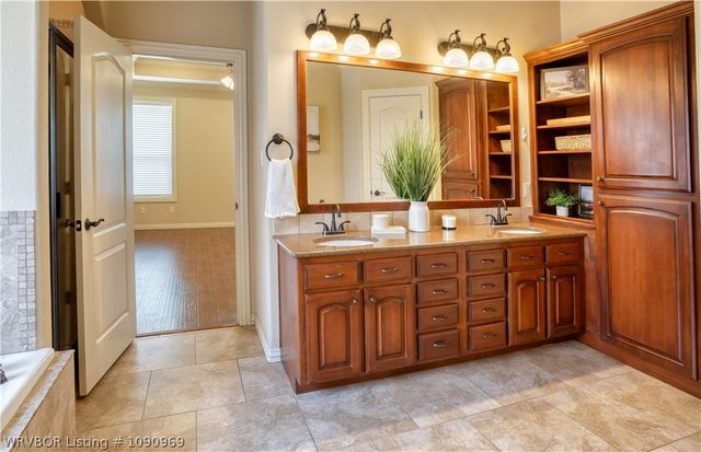 2811 S 87th Drive, Fort Smith, AR 72903