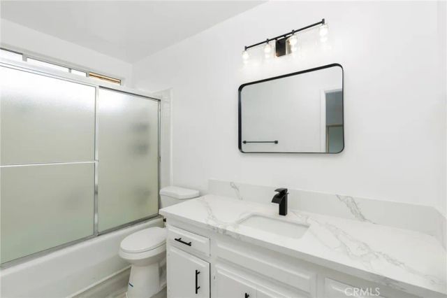 935 W 10th St, San Pedro, CA 90731