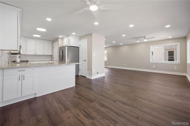 3515 Highland Boulevard, Highland Charter Township, MI 48356