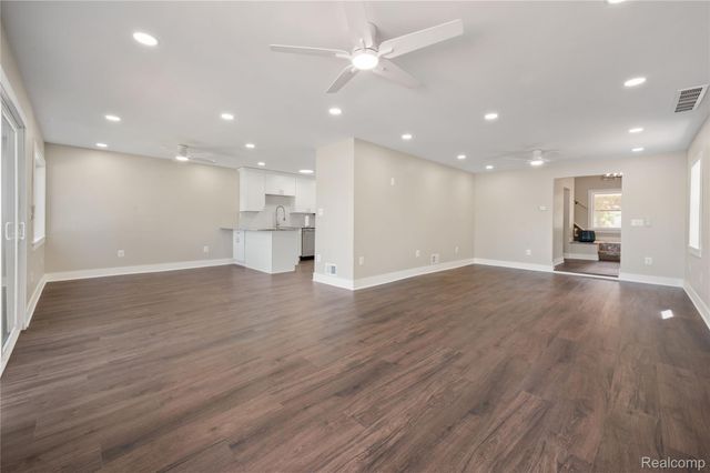 3515 Highland Boulevard, Highland Charter Township, MI 48356
