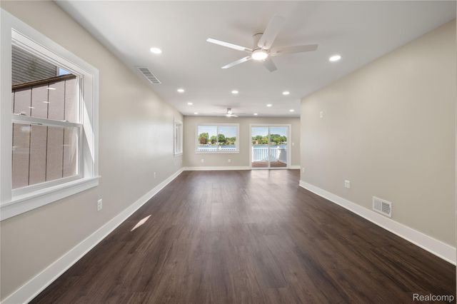 3515 Highland Boulevard, Highland Charter Township, MI 48356