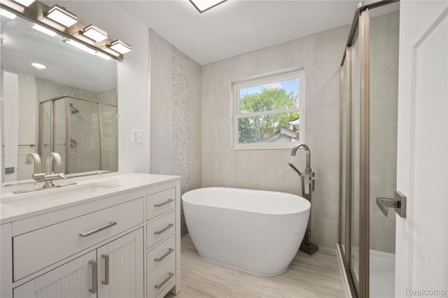 3515 Highland Boulevard, Highland Charter Township, MI 48356