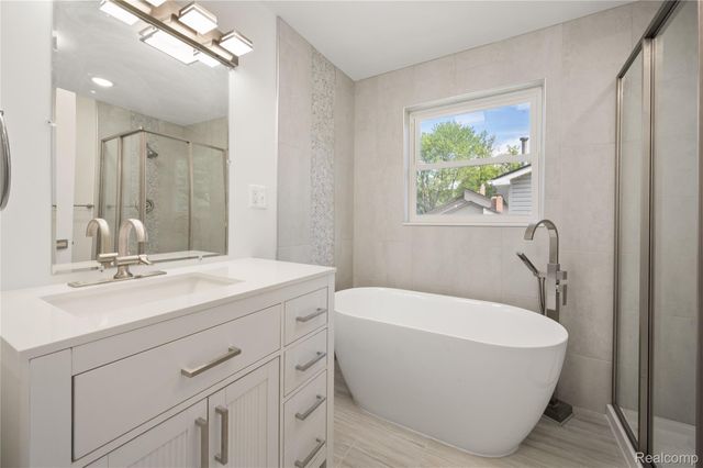 3515 Highland Boulevard, Highland Charter Township, MI 48356