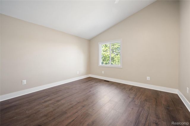 3515 Highland Boulevard, Highland Charter Township, MI 48356