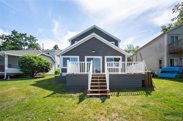 3515 Highland Boulevard, Highland Charter Township, MI 48356