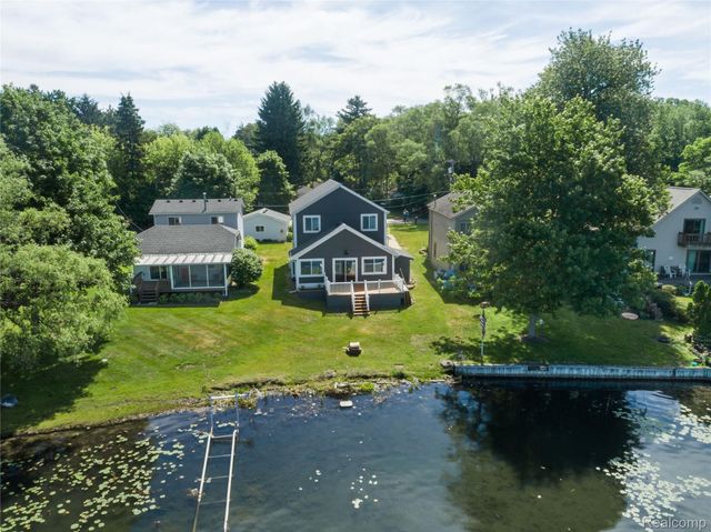 3515 Highland Boulevard, Highland Charter Township, MI 48356