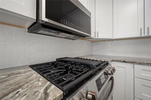 3515 Highland Boulevard, Highland Charter Township, MI 48356